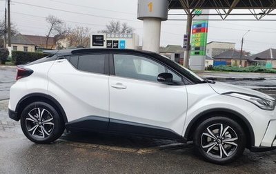 Toyota C-HR I рестайлинг, 2022 год, 3 000 000 рублей, 1 фотография