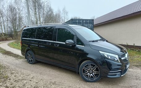 Mercedes-Benz V-Класс, 2019 год, 7 450 000 рублей, 4 фотография