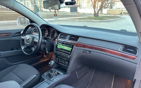 Skoda Superb III рестайлинг, 2012 год, 1 270 000 рублей, 16 фотография