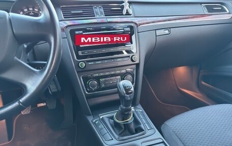 Skoda Superb III рестайлинг, 2012 год, 1 270 000 рублей, 18 фотография