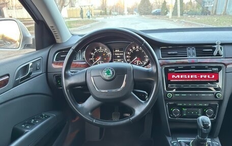 Skoda Superb III рестайлинг, 2012 год, 1 270 000 рублей, 19 фотография