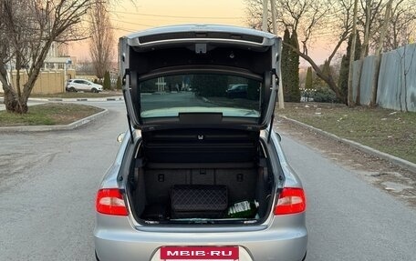 Skoda Superb III рестайлинг, 2012 год, 1 270 000 рублей, 22 фотография