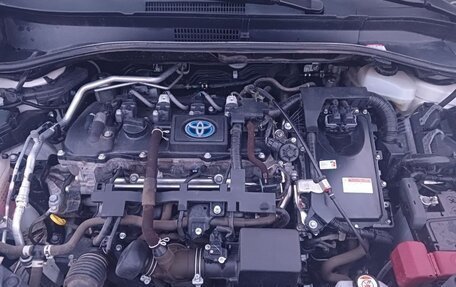 Toyota C-HR I рестайлинг, 2022 год, 3 000 000 рублей, 9 фотография