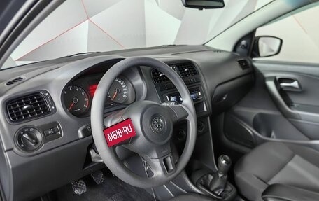 Volkswagen Polo VI (EU Market), 2013 год, 750 000 рублей, 18 фотография