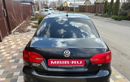 Volkswagen Jetta VI, 2013 год, 1 050 000 рублей, 5 фотография