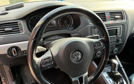 Volkswagen Jetta VI, 2013 год, 1 050 000 рублей, 19 фотография