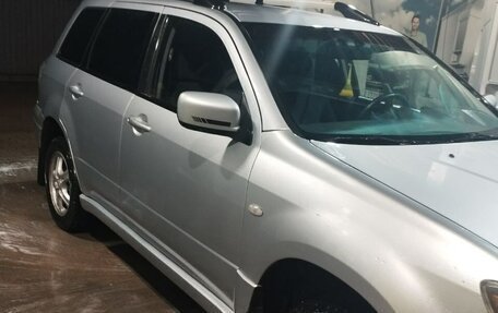 Mitsubishi Outlander III рестайлинг 3, 2003 год, 570 000 рублей, 2 фотография