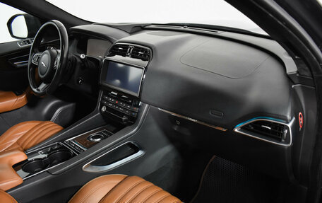 Jaguar F-Pace, 2016 год, 2 500 000 рублей, 12 фотография