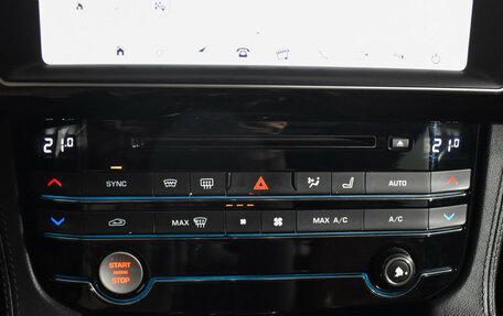 Jaguar F-Pace, 2016 год, 2 500 000 рублей, 18 фотография