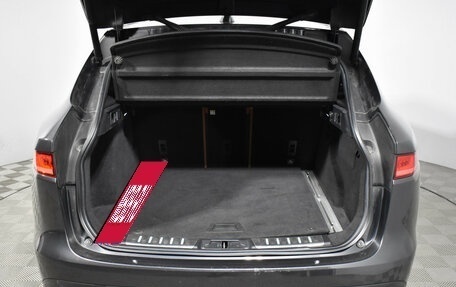 Jaguar F-Pace, 2016 год, 2 500 000 рублей, 25 фотография