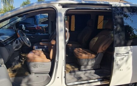 Hyundai Staria, 2021 год, 5 500 000 рублей, 17 фотография