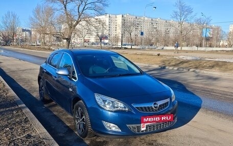 Opel Astra J, 2011 год, 850 000 рублей, 4 фотография