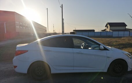 Hyundai Solaris II рестайлинг, 2015 год, 1 200 000 рублей, 2 фотография