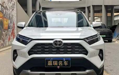 Toyota RAV4, 2025 год, 4 212 757 рублей, 2 фотография