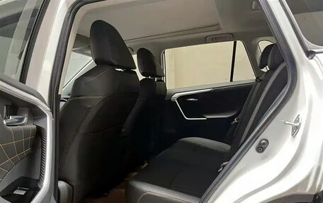 Toyota RAV4, 2025 год, 4 212 757 рублей, 7 фотография