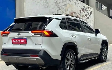 Toyota RAV4, 2025 год, 4 212 757 рублей, 4 фотография