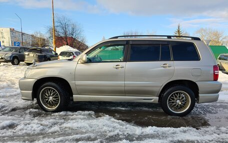 Toyota Kluger I, 2001 год, 900 000 рублей, 6 фотография