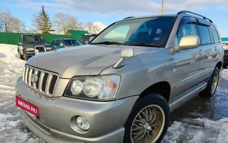 Toyota Kluger I, 2001 год, 900 000 рублей, 2 фотография