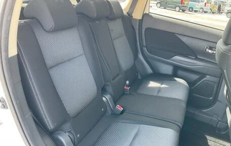 Mitsubishi Outlander III рестайлинг 3, 2022 год, 2 150 060 рублей, 6 фотография