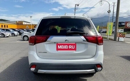 Mitsubishi Outlander III рестайлинг 3, 2022 год, 2 150 060 рублей, 3 фотография