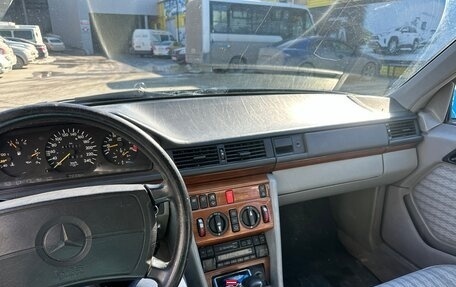 Mercedes-Benz E-Класс, 1995 год, 330 000 рублей, 12 фотография