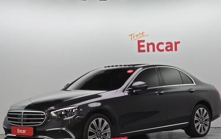 Mercedes-Benz E-Класс, 2022 год, 6 000 000 рублей, 1 фотография