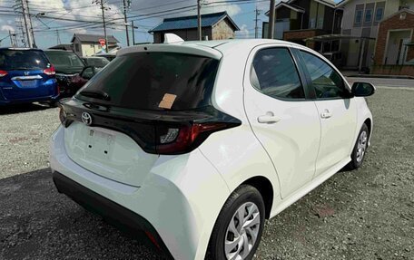 Toyota Yaris, 2022 год, 853 000 рублей, 3 фотография