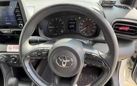 Toyota Yaris, 2022 год, 853 000 рублей, 5 фотография