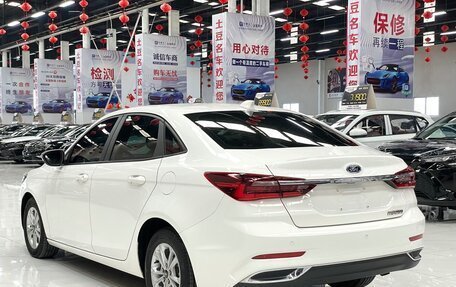 Ford Escort, 2021 год, 1 220 000 рублей, 5 фотография