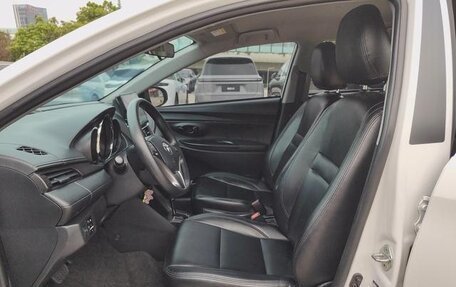 Toyota Yaris XP150 рестайлинг, 2022 год, 1 340 000 рублей, 10 фотография