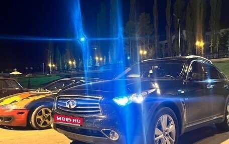 Infiniti QX70, 2016 год, 2 100 000 рублей, 2 фотография