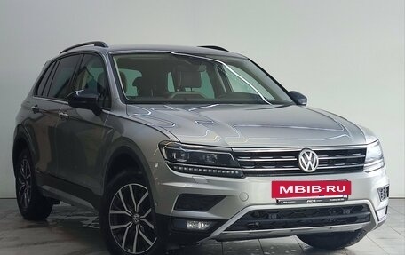 Volkswagen Tiguan II, 2018 год, 2 000 000 рублей, 3 фотография