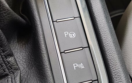 Volkswagen Tiguan II, 2018 год, 2 000 000 рублей, 26 фотография