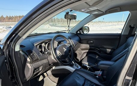 Mitsubishi Outlander III рестайлинг 3, 2010 год, 1 240 000 рублей, 13 фотография