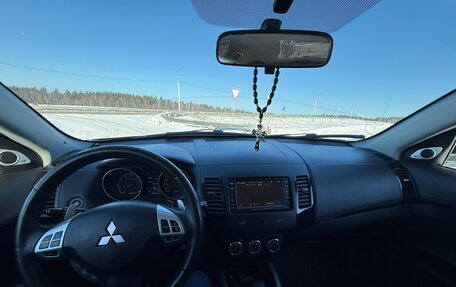 Mitsubishi Outlander III рестайлинг 3, 2010 год, 1 240 000 рублей, 17 фотография