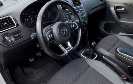 Volkswagen Polo VI (EU Market), 2018 год, 1 300 000 рублей, 2 фотография