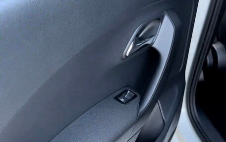 Volkswagen Polo VI (EU Market), 2018 год, 1 300 000 рублей, 9 фотография