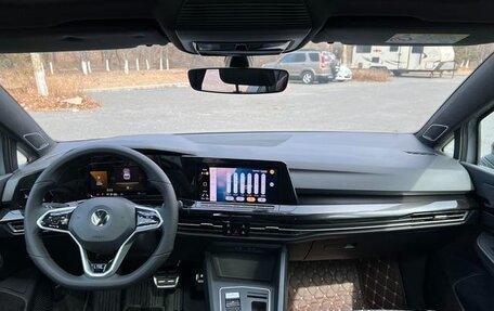 Volkswagen Golf VIII, 2023 год, 2 380 000 рублей, 6 фотография