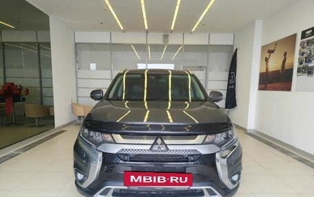 Mitsubishi Outlander III рестайлинг 3, 2019 год, 2 990 000 рублей, 2 фотография