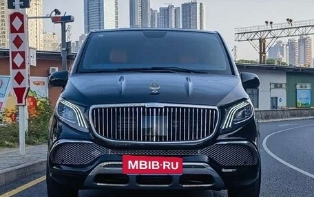 Mercedes-Benz Vito, 2023 год, 6 000 000 рублей, 3 фотография