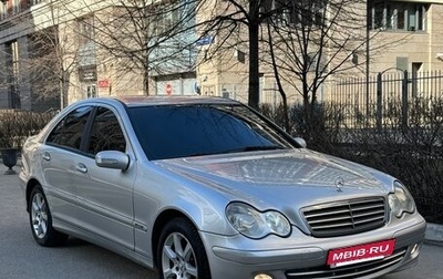 Mercedes-Benz C-Класс, 2004 год, 630 000 рублей, 1 фотография