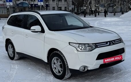 Mitsubishi Outlander III рестайлинг 3, 2012 год, 1 499 000 рублей, 2 фотография
