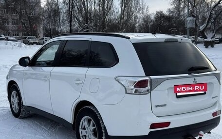 Mitsubishi Outlander III рестайлинг 3, 2012 год, 1 499 000 рублей, 4 фотография