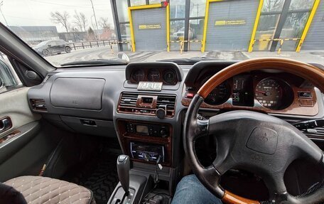 Mitsubishi Pajero III рестайлинг, 1997 год, 1 100 000 рублей, 25 фотография