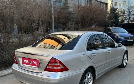 Mercedes-Benz C-Класс, 2004 год, 630 000 рублей, 3 фотография