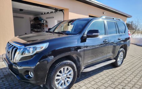 Toyota Land Cruiser Prado 150 рестайлинг 2, 2015 год, 3 800 000 рублей, 5 фотография