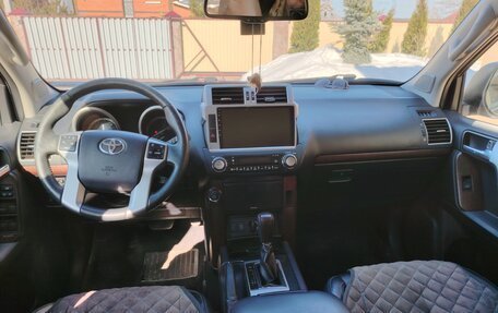 Toyota Land Cruiser Prado 150 рестайлинг 2, 2015 год, 3 800 000 рублей, 6 фотография