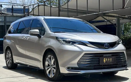 Toyota Sienna, 2023 год, 7 476 757 рублей, 3 фотография