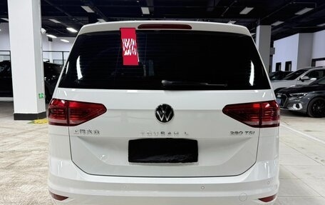 Volkswagen Touran III, 2022 год, 1 560 000 рублей, 7 фотография