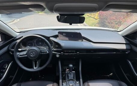 Mazda 3, 2024 год, 2 200 000 рублей, 8 фотография